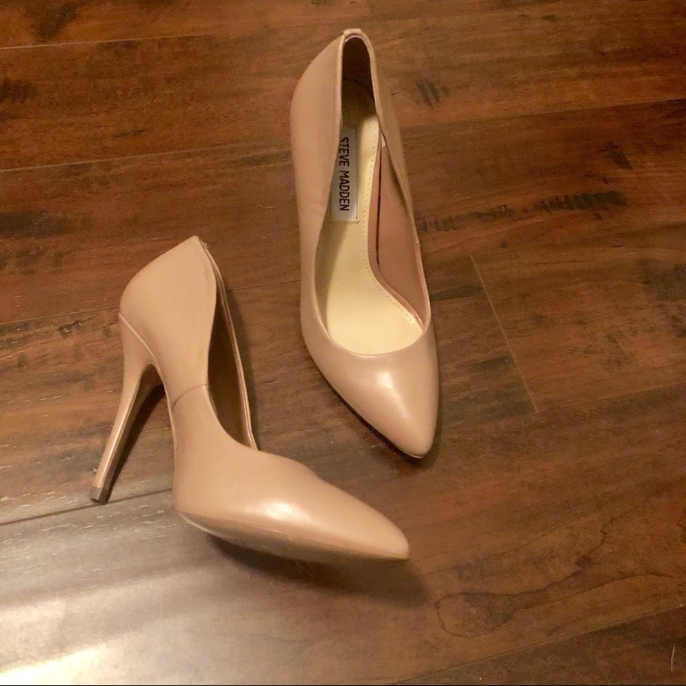 Nude Steve Madden Pumps